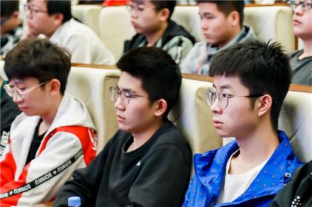 智能人才,引领时代——云学时代公司“第一届创新领袖峰会”圆满落幕