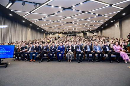 智能人才,引领时代——云学时代公司“第一届创新领袖峰会”圆满落幕