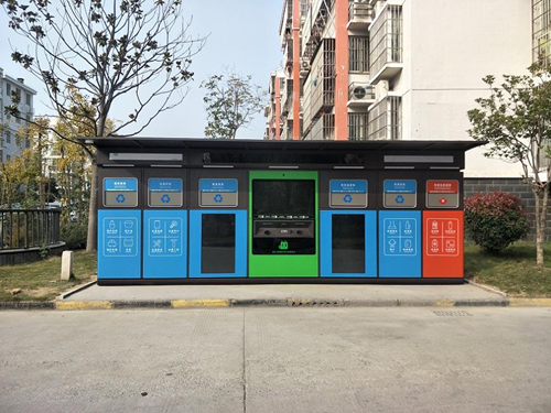 容盛兴达户外垃圾分类回收箱户外液晶高亮屏广告机应用的特点有哪些？