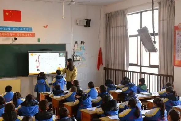 实现教育资源共享｜希沃录播助力兴国县开展“专递课堂”教学活动
