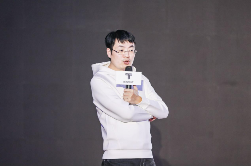 精耕细分领域做创新，拇指白小T用科技重新定义服装