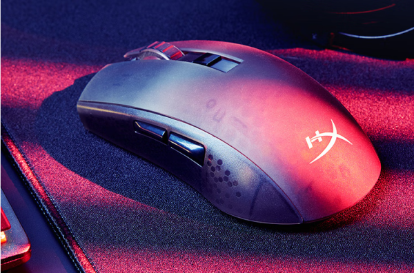 分秒必争 紧握胜利 HyperX炽火无线游戏鼠标