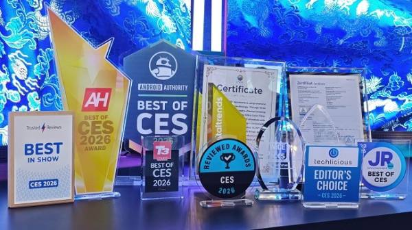 1767948132253256.jpg 證書(shū)合照.jpg