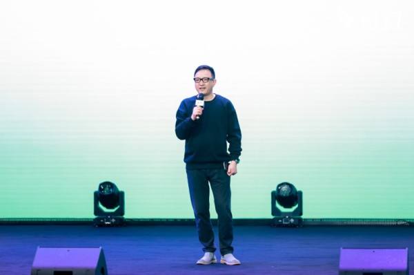 AI实干家们在钉钉上“实践出真章”：让AI进业务、跑闭环、出结果